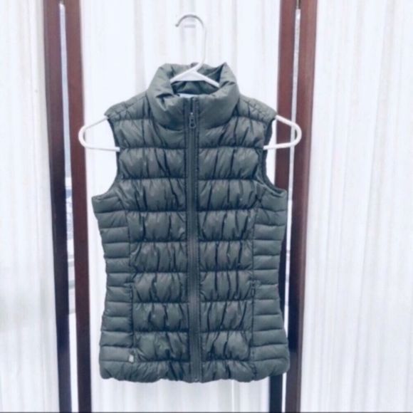 Athleta Downalicious Deluxe Down Puffer Vest - Picture 1 of 7